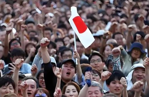 日本这个国家，对黑人严防死守，对欧美白人爱搭不理，但是对待黄种人，特别是中国人、