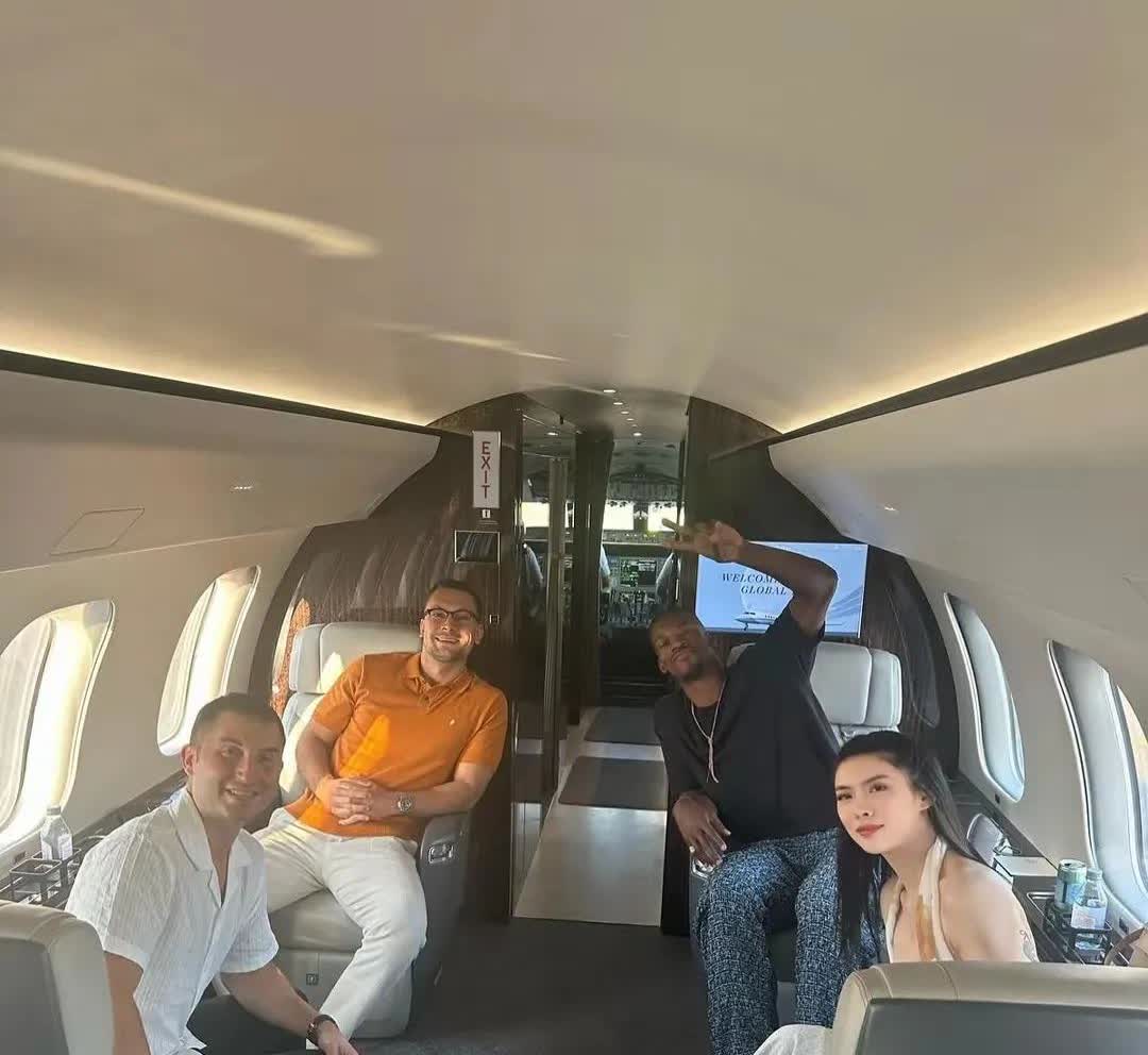 肤白貌美大长腿休赛期，巴特勒和Britney俗称allin姐一起乘私