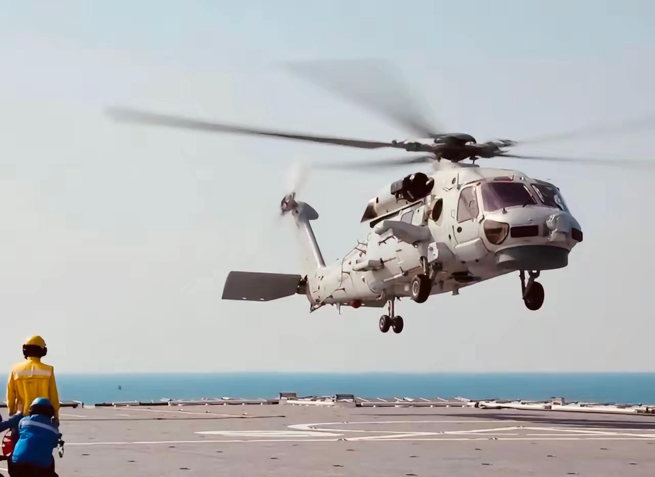 中国海军目前最大的短板已经不是核潜艇，反而是舰载直升机部队的规模偏小，最近亮相的