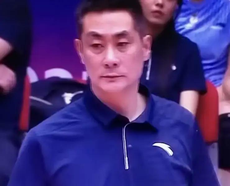 天津女排今晚不赢，冠军就要飞了！0比2落后江苏那场，年轻人被吓懵。今晚打上