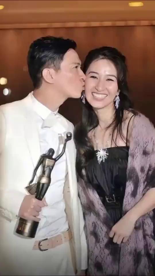 谁也没想到，同样都是TVB走出来的"视后"，如今人生境遇却是天差地别。·首先是