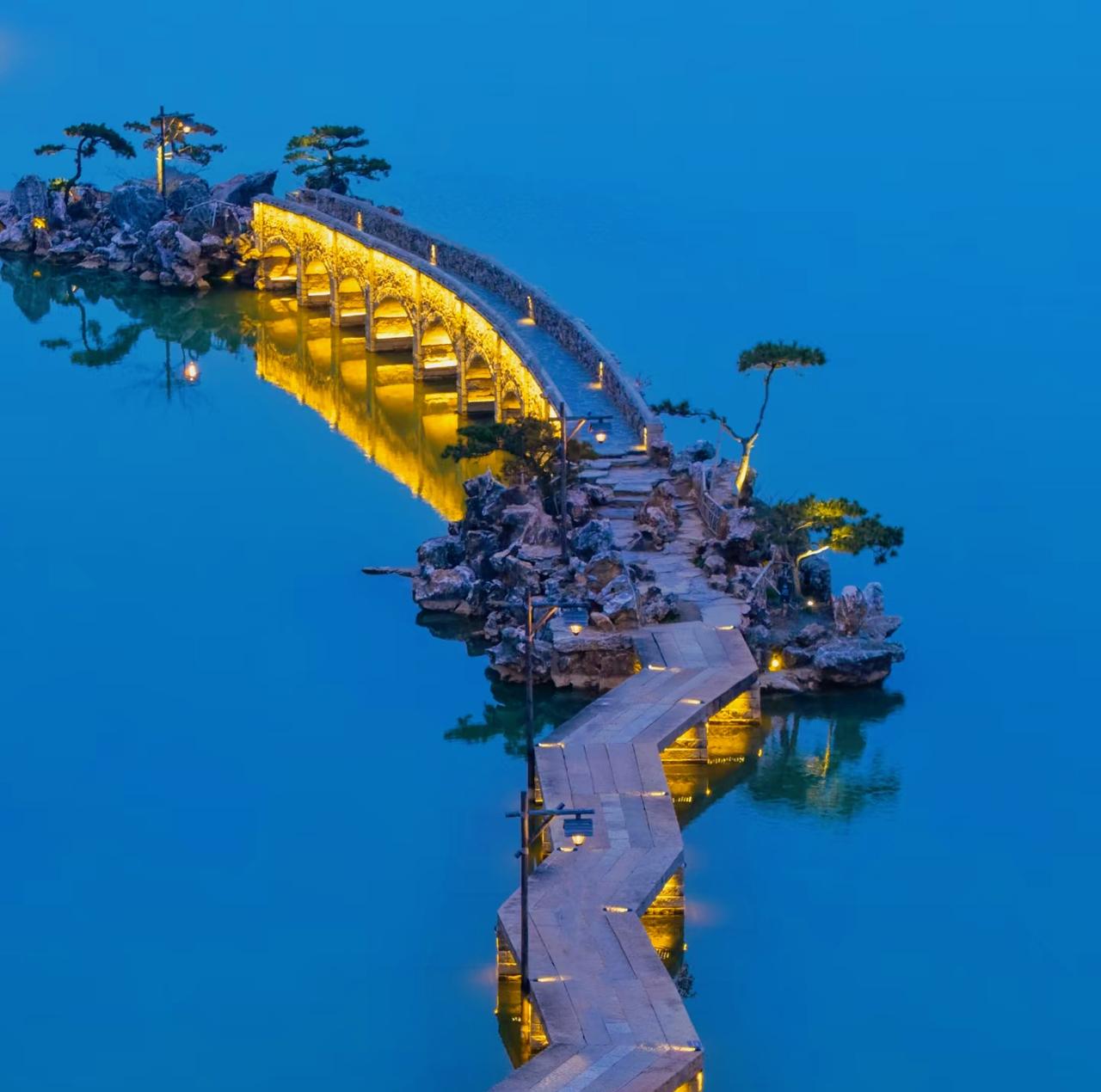 ：）拒绝男人的性，就是拒绝男人的爱。男女关系亲密在于双向的滋养，能满足，就别敷