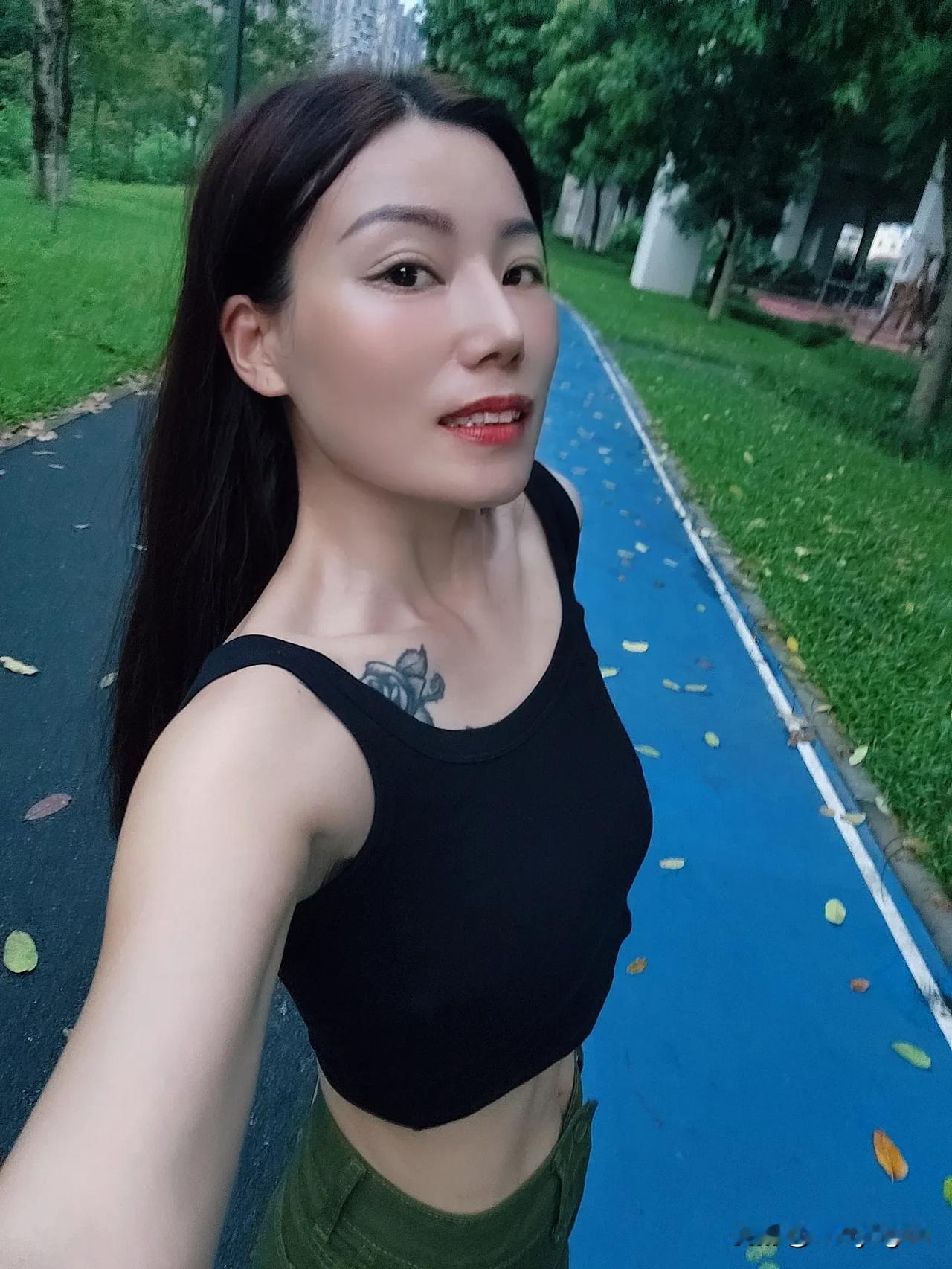 美好心情从自律开始喽，元气满满的一天，早安吖🌞记录自己的点点滴滴松弛感生活碎