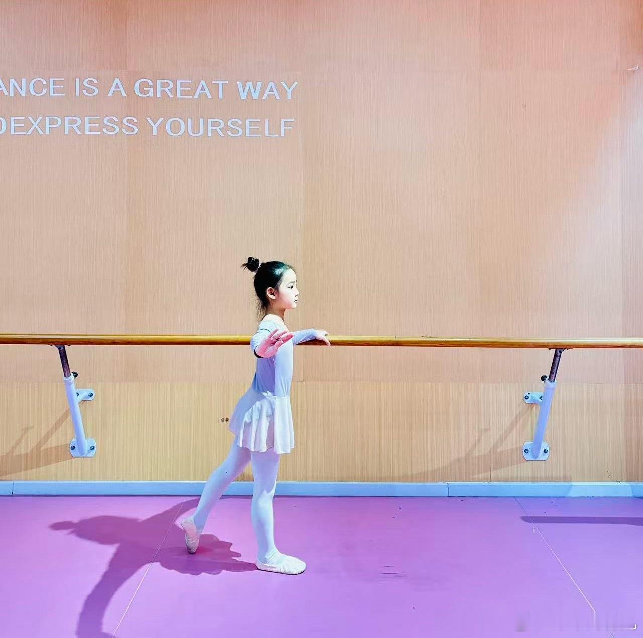 认认真真的米米小朋友米米的成长记录