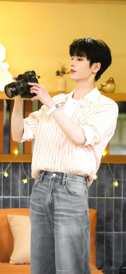 #张凌赫##张凌赫爱你##张凌赫何苏叶#原来最疼的纪念品是早期稚嫩的你​