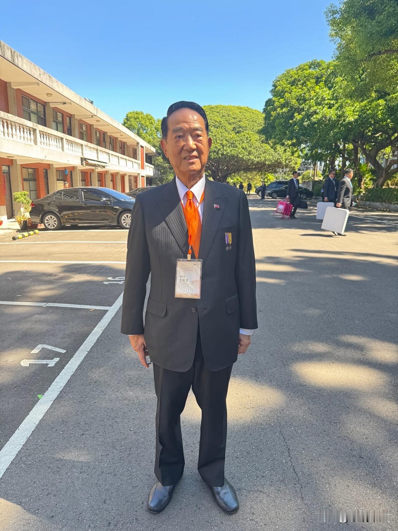 亲民党主席宋楚瑜今（25日）在脸书发文表示，又到中秋了。小时候总觉得，中秋就是吃