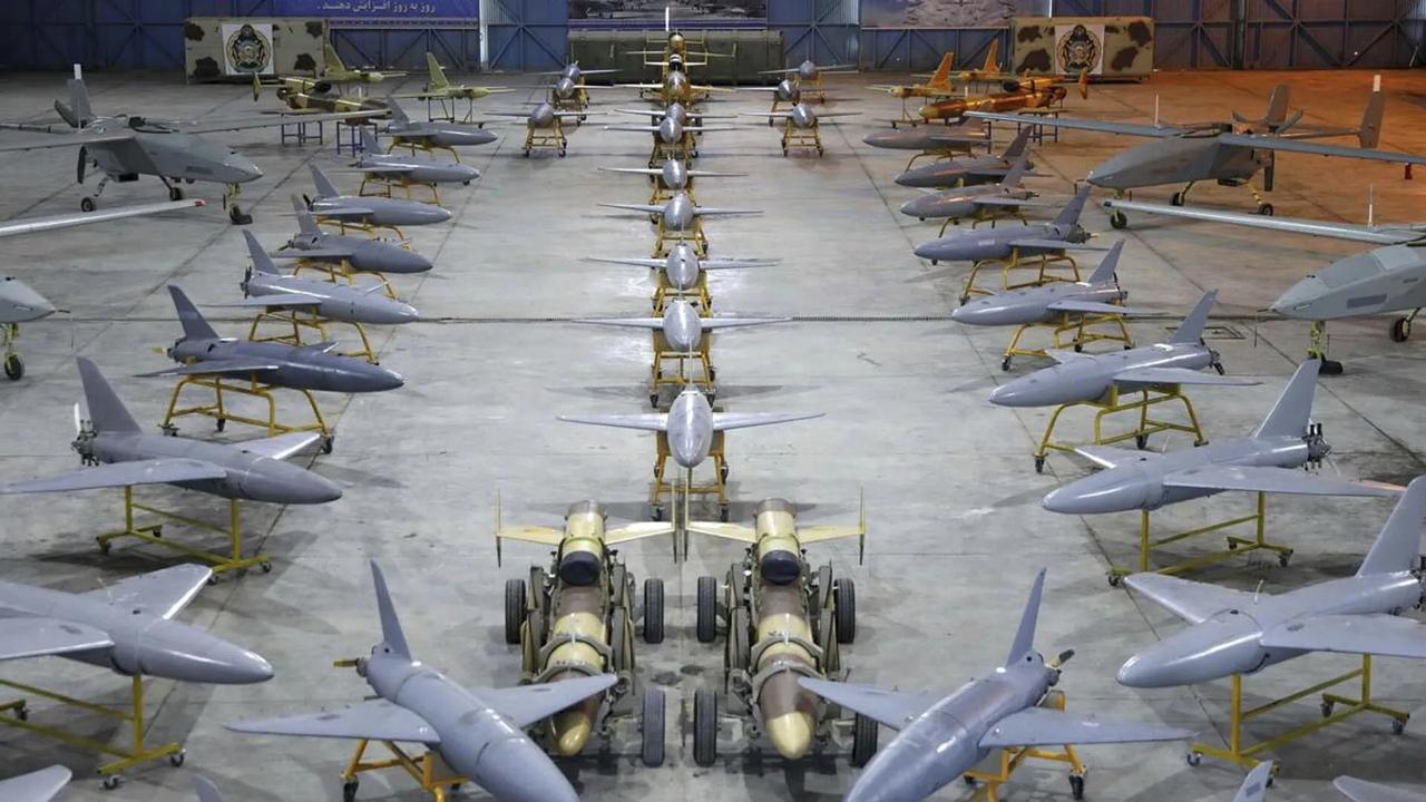 伊朗导弹还能打多久？无人机库存8万架！但是不敢轻易梭哈。打到现在相信很多人都
