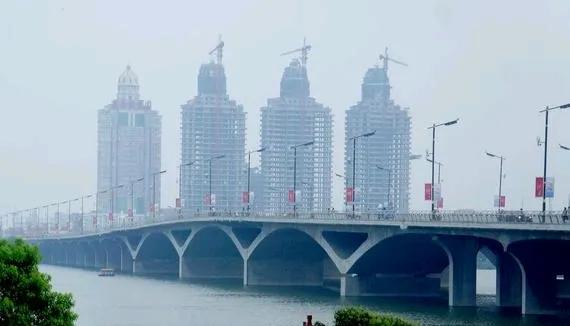 仲景大道南延、车站路南延、经十路南延、老312改道，还有涧河路打通连接312国道