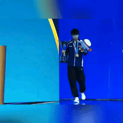 笑死了，又顶峰“吵架”了，哥又没吵赢，这地位堪忧啊🤭澳门世界杯，孙颖莎，王楚钦