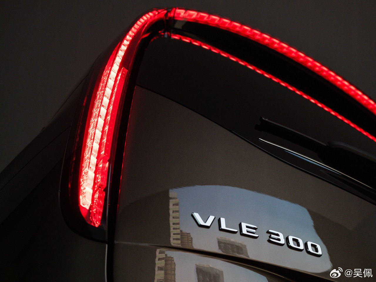 换代奔驰VClass这回把豪华干得非常彻底了，哦，现在叫奔驰VLE了，直接干成