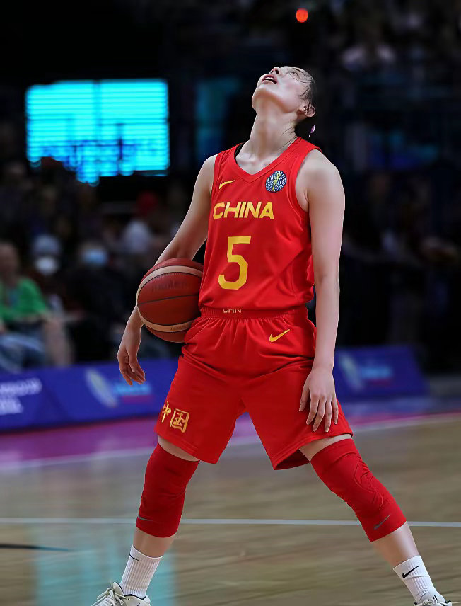 打谁的脸?曾经惨败给中国队的法国女篮86:64大胜德国女篮晋级决赛！2026女篮