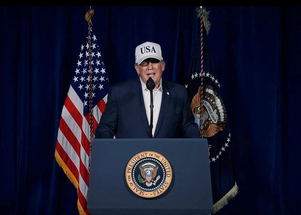 特朗普称同意与伊朗新领导层对话