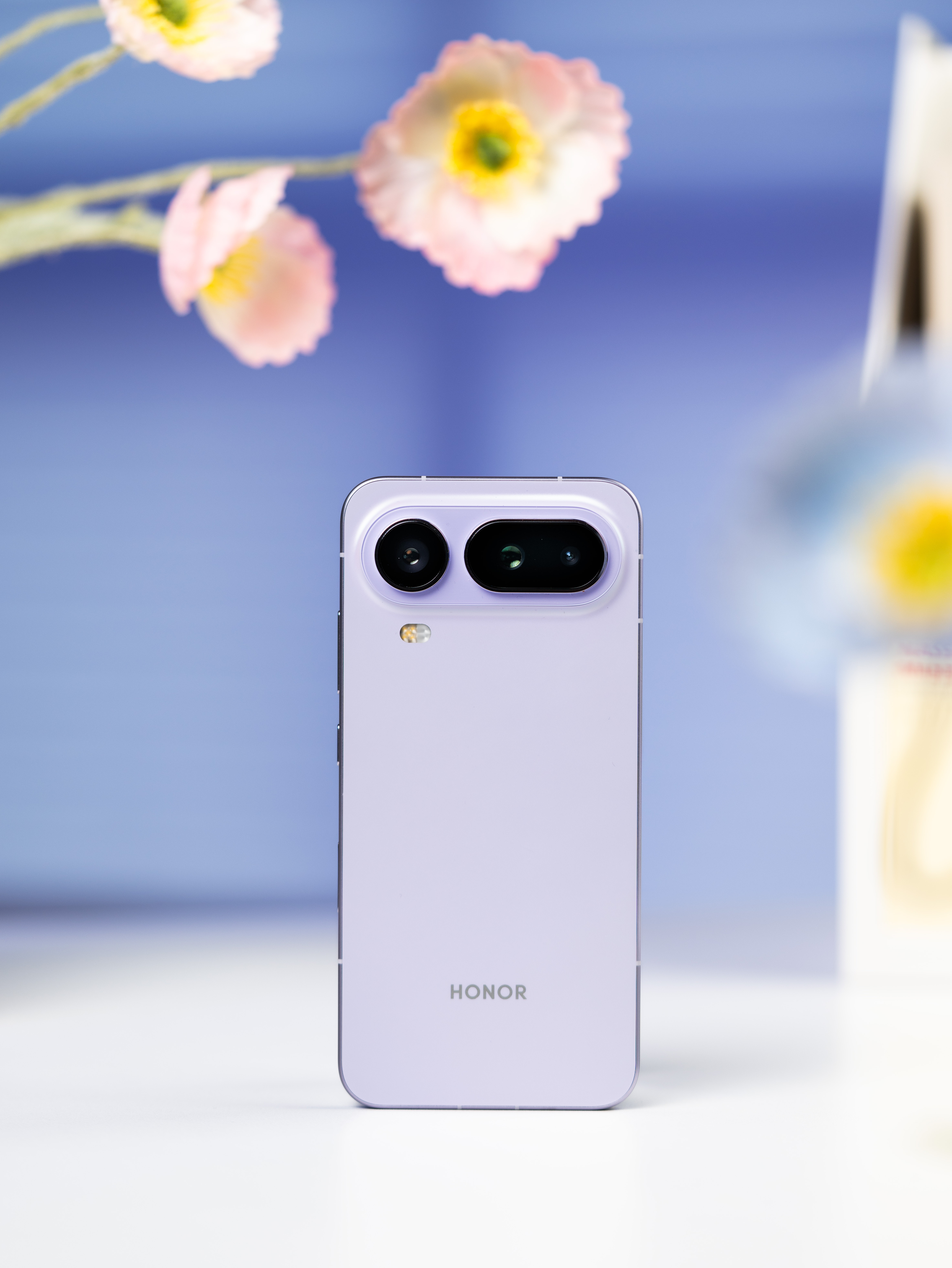 荣耀Magic8ProAir，这手机一眼看上去就很轻薄，但确实不简单，不仅做