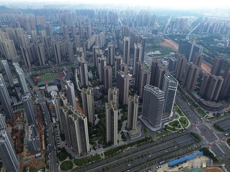 长沙楼市：2023年11月到2026年9月，长沙不少热门板块跌幅肉眼可见：