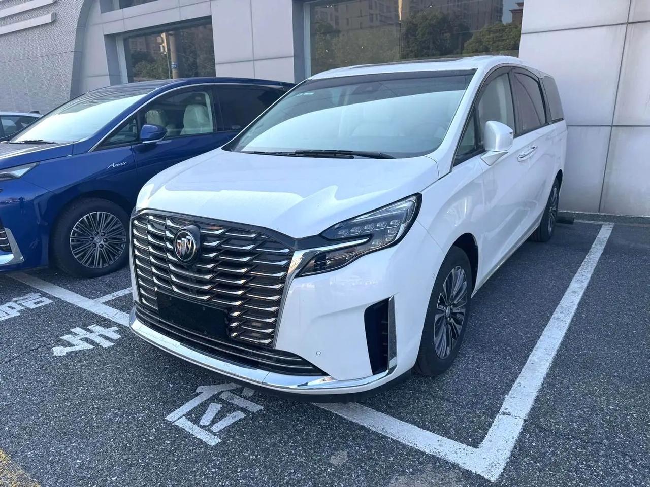 库存车别克2023款GL8ES陆尊48V2.0T653T豪华型