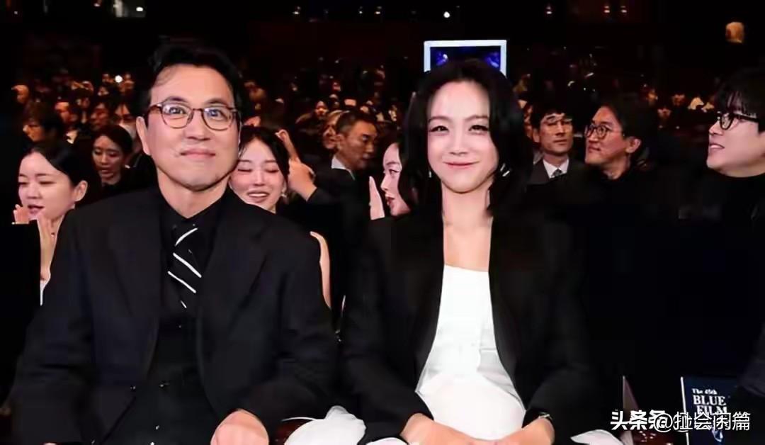导演金泰勇与汤唯的儿子出生，两段婚姻，三个孩子，幸福美满。他在与汤唯结婚前拥