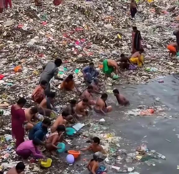 莫迪一句话让印度人沸腾了，他宣布2025年印度GDP比2024年增长7%，这个成