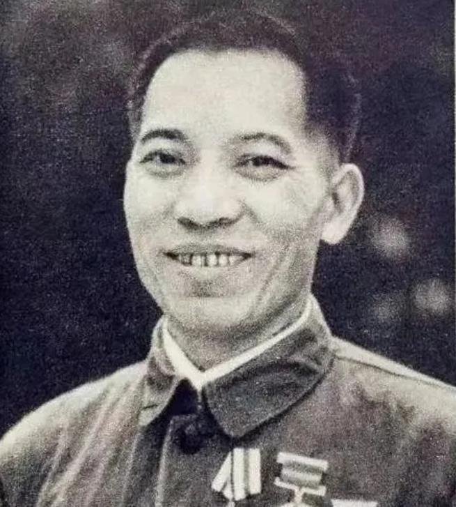 1979年，我军攻打越军炮台受阻，打了100多发炮弹，都攻不破，这时，一个炊事员