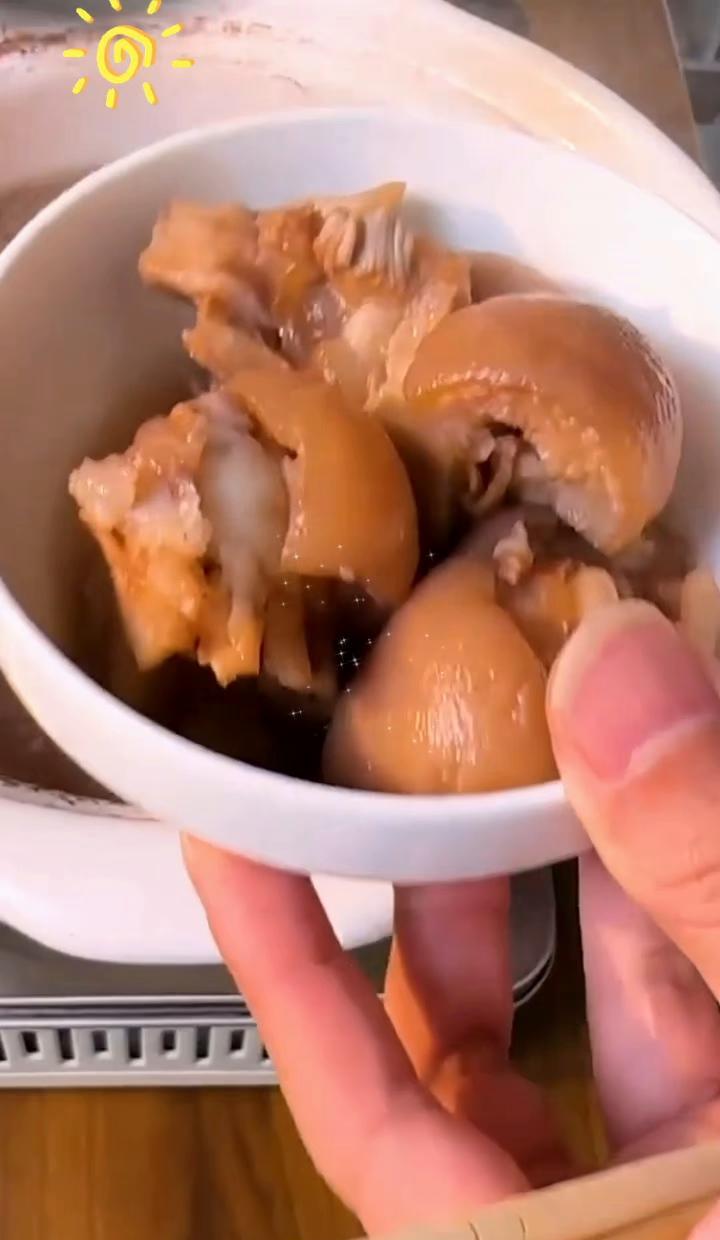 鸡血藤别生吃，药典都发话了：一天别超9克，还得煮透。喝汤治腰痛？别信“即刻硬