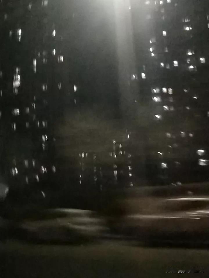 笑到腹肌疼！这些生活搞笑瞬间治愈所有不开心分享个我昨天的糗事，下楼