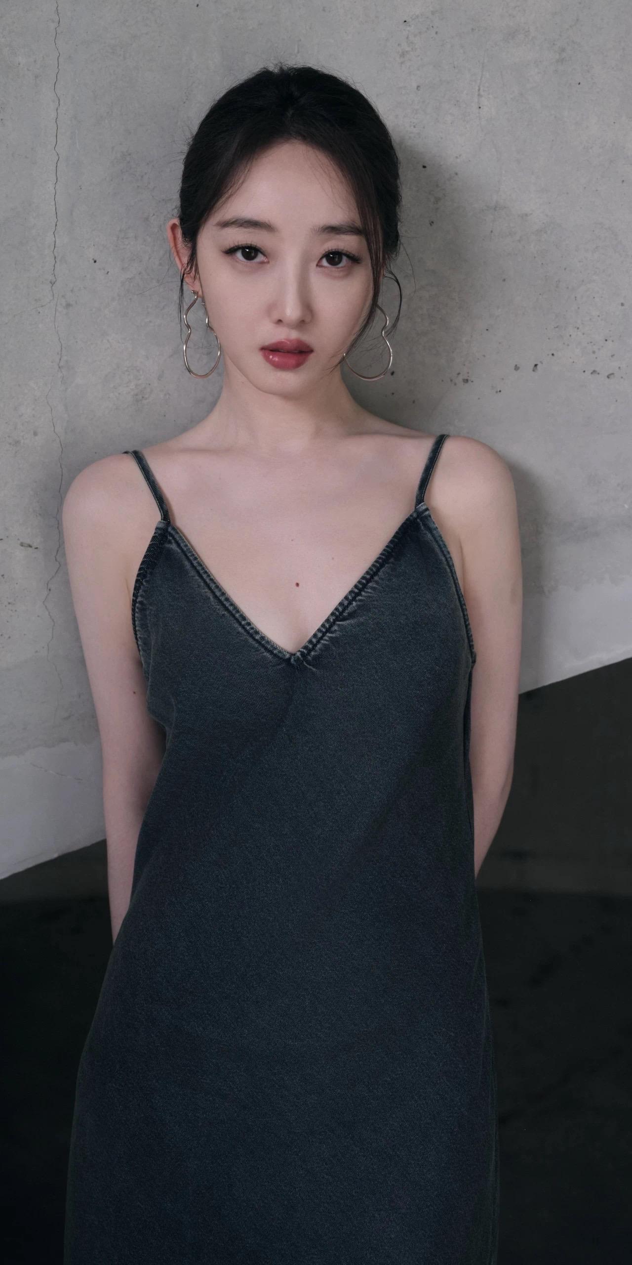 蒋梦婕 性感小吊带