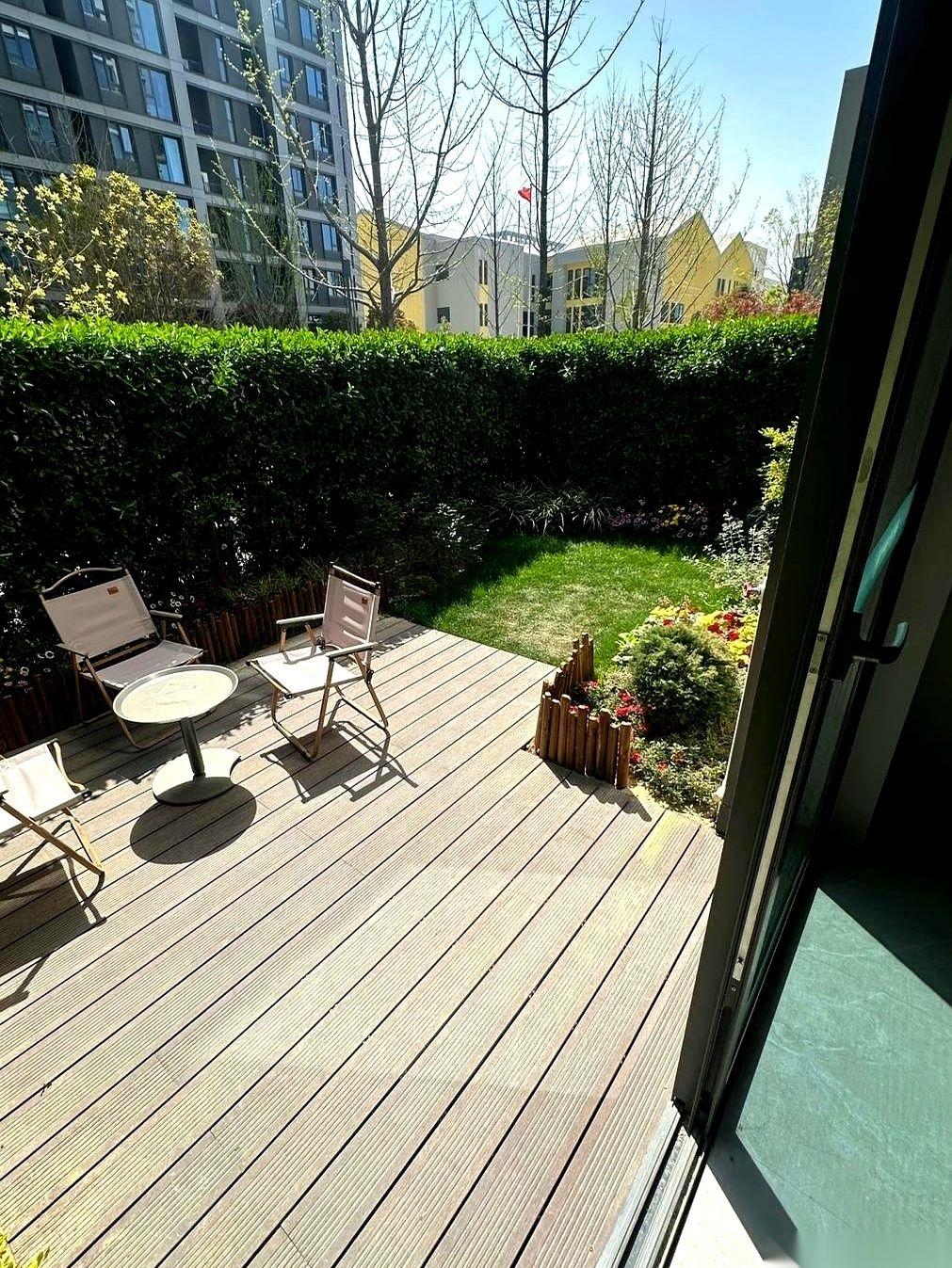 我那哥们儿，三天，就三天。一套房，从看上到付全款，眼睛都没眨一下。现在呢？悔