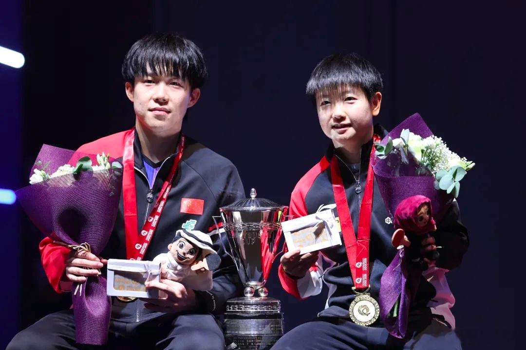 #王楚钦孙颖莎回应夺银#决赛0比4惜败，莎头拿到亚运混双银牌，比赛之后平静复盘，采访格局拉满；王楚钦