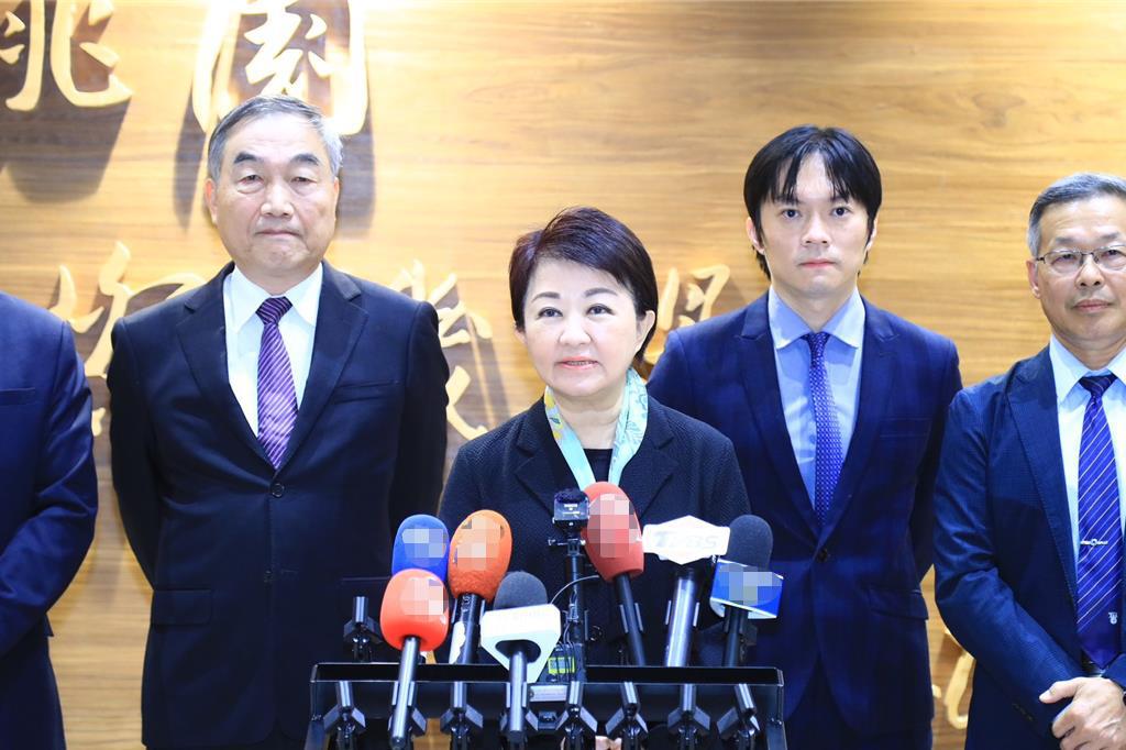 藏得太深太可怕！原来她远比赖清德还要阴险，嘴上喊着两岸一家亲，却在背地疯狂布局分