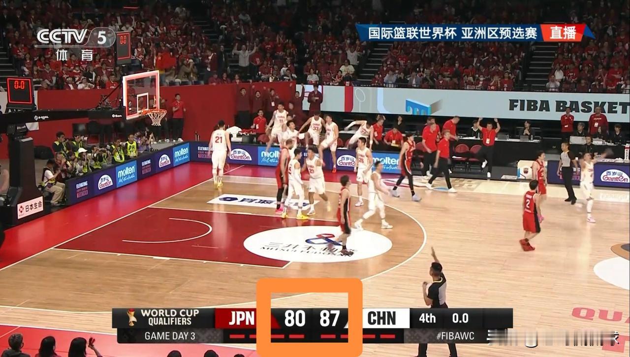 中国男篮真是让人热泪盈眶！在刚刚结束的一场国际篮联亚洲杯预选赛中，中国男篮在客场