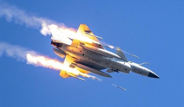 埃及不买了，印尼不买了，泰国也不买了，可那边歼-10CE在巴基斯坦手里飞得正欢，