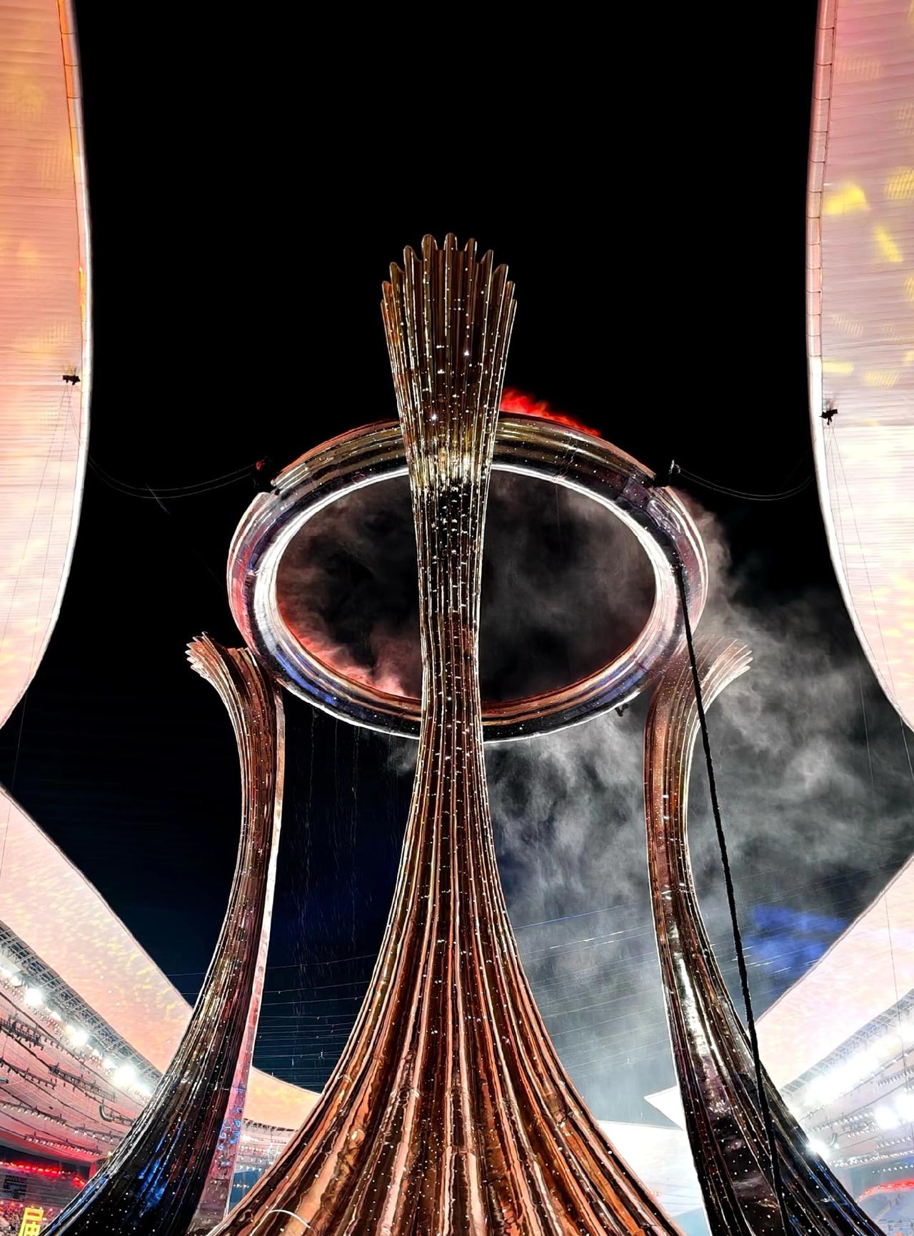 震撼，还是震撼！！十五运开幕式归来，震撼，实在是太震撼了！这火炬也太未来感