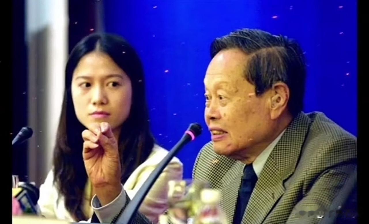 杜致礼临终之际，深情地对丈夫说道：“找个天使替我爱你。”杨振宁则回