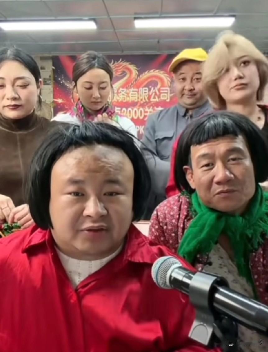 老狗说刘二狗这个人没格局，心眼还小，动不动就打响指，埋汰他两句，就封我40天，
