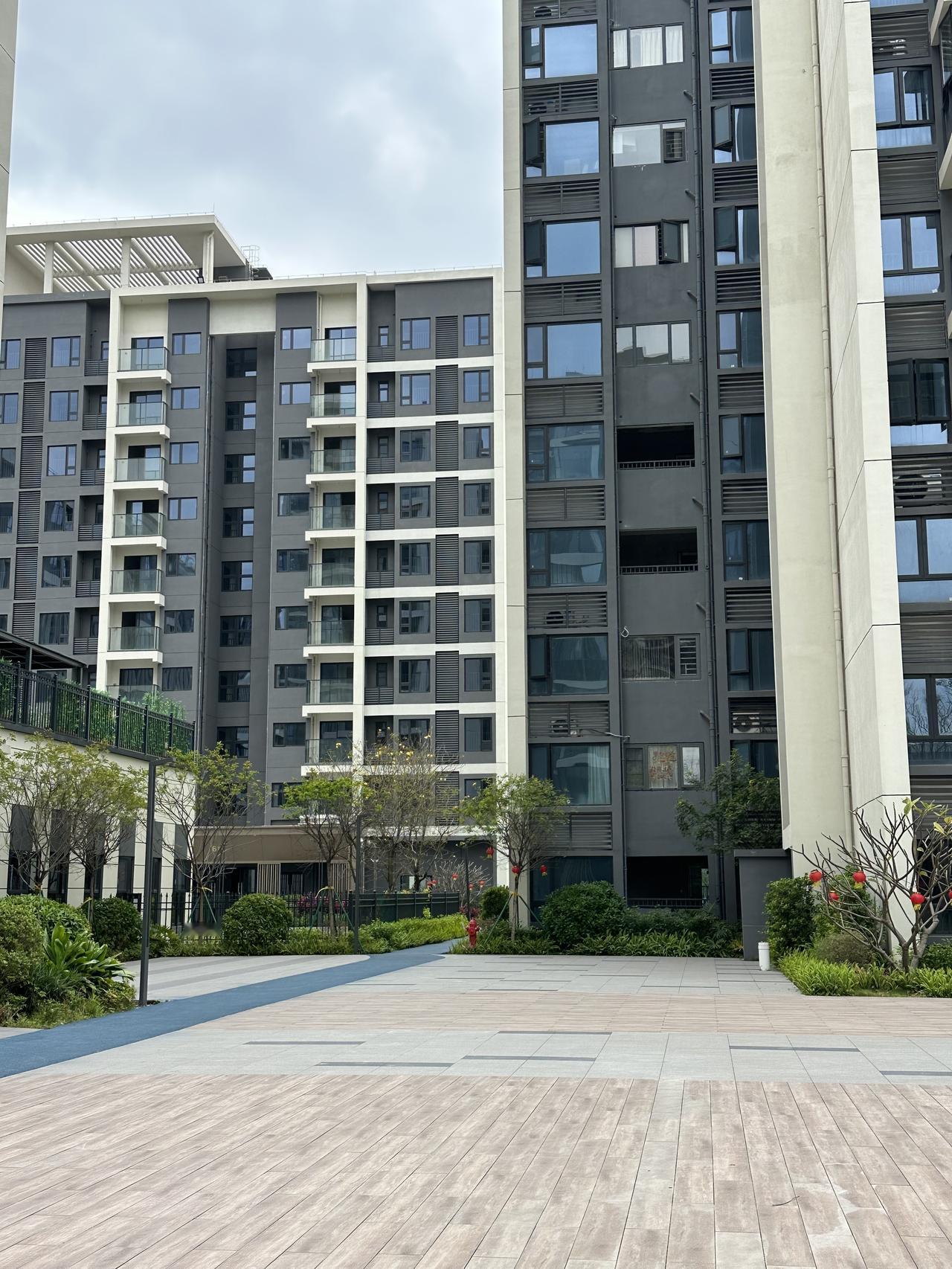 跑遍大半个广州看房，兜兜转转，还是被“金沙洲”圈粉了！天河、黄埔、番禺、白云一