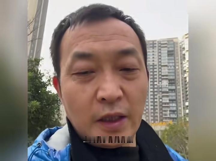 闫学晶把一个农民大哥告上了法庭，要求赔偿经济损失20万元！这个农民大哥说，他