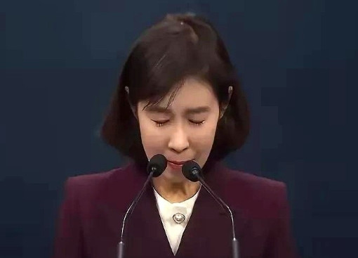 李在明今天公布了新政府的人事安排，名单里没有安贵玲，也没有朴炅美。总统办公室