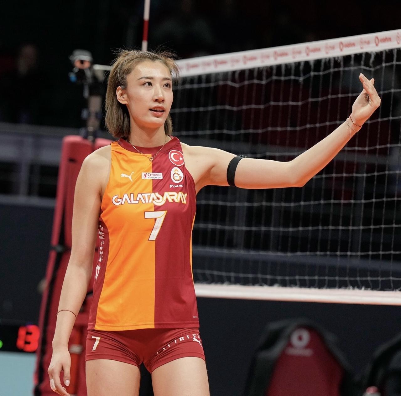 夺冠后王媛媛再迎喜讯！4/12，2025-2026赛季土耳其女排联赛5-8名排位