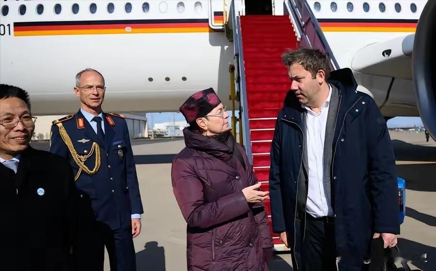 德国财长顶着“俄式寒流”访华，释放了什么信号？这两天，德国媒体都在聚焦一位“