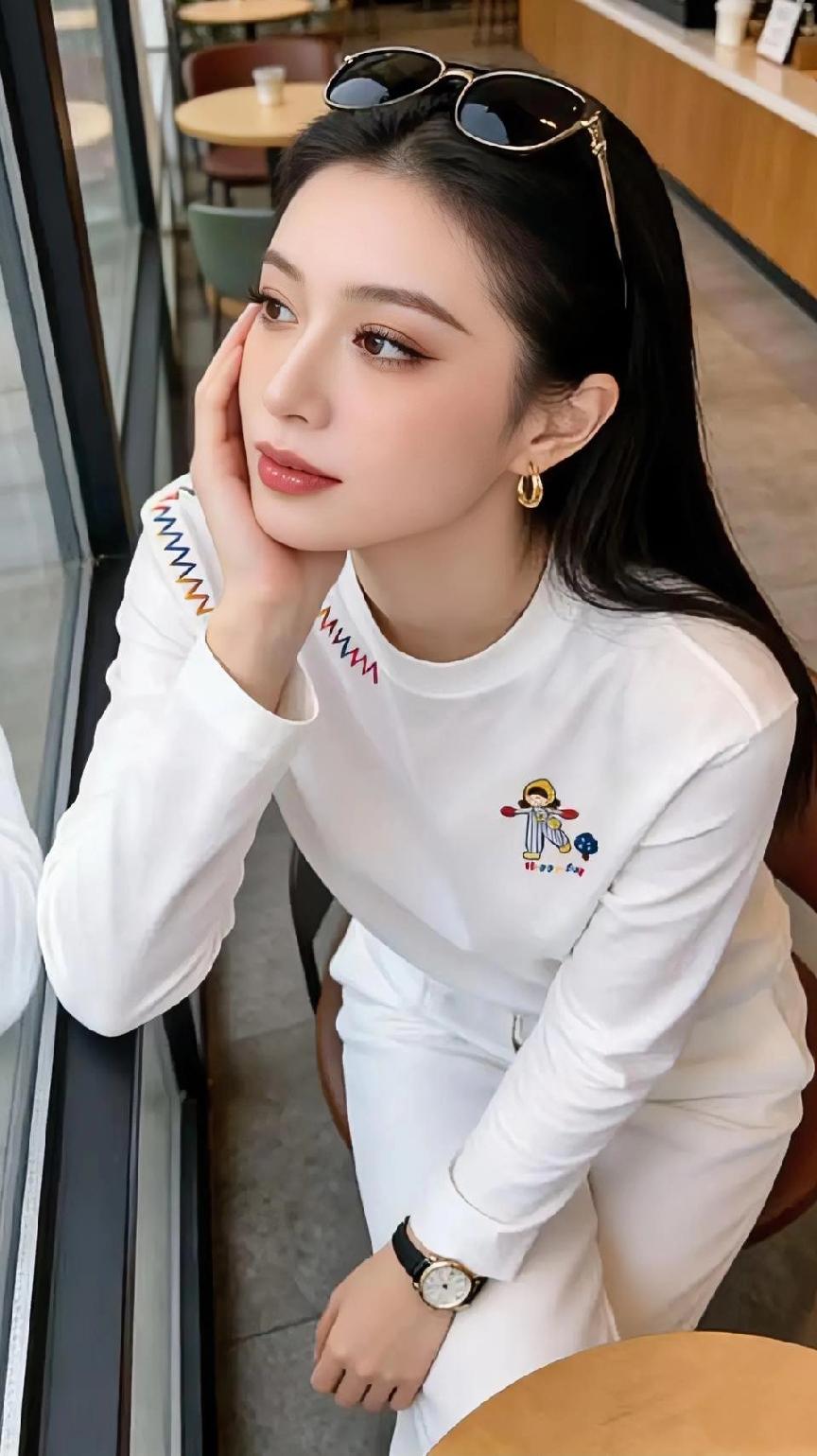 眼中无尺，不量短长，方见众生鲜活。是一句哲理格言，在现实生活中，我们要放