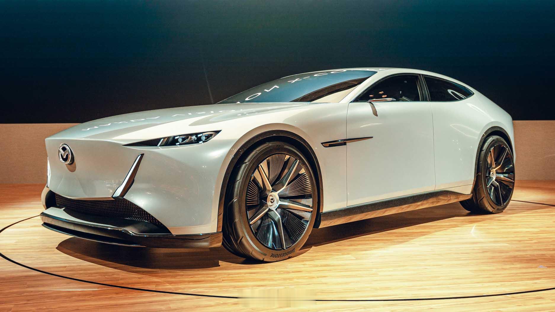 四门轿跑马自达VisionX-Coupe概念车，设计很在线，比马6尺寸大，车长