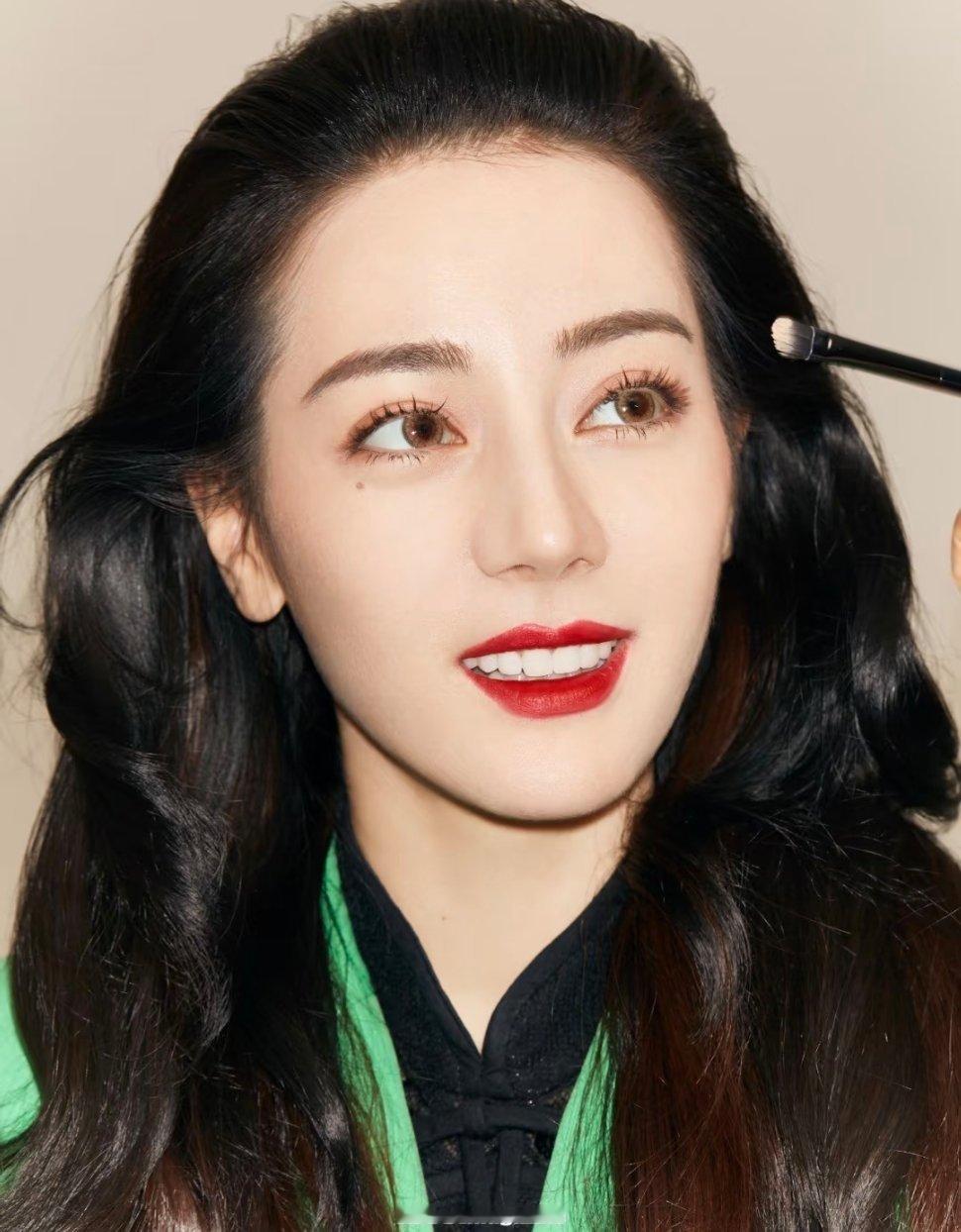 明艳大美人[爱心][爱心]​​​