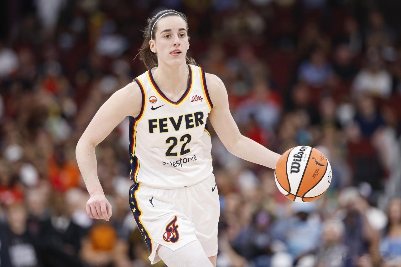 凯特琳克拉克WNBA700助攻历史最快狂热🔥克拉克29+10再创纪录！83场送