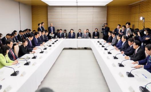 示好只是表面，日本这步棋恐怕没那么简单！ 4月11日，日本驻华大使馆