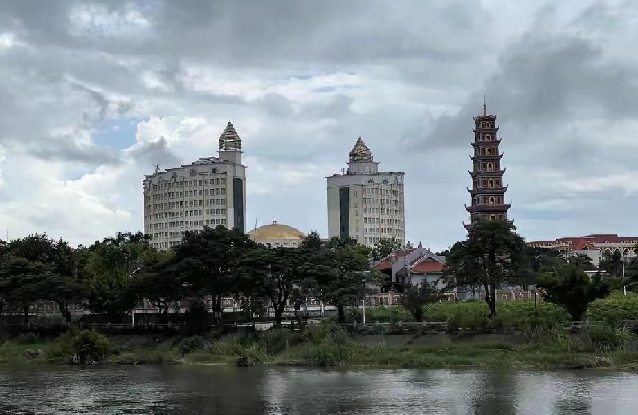 怪不得苏林说出“越南落后太多了”这句话，不对比不知道，一对比还真有差距。越南20