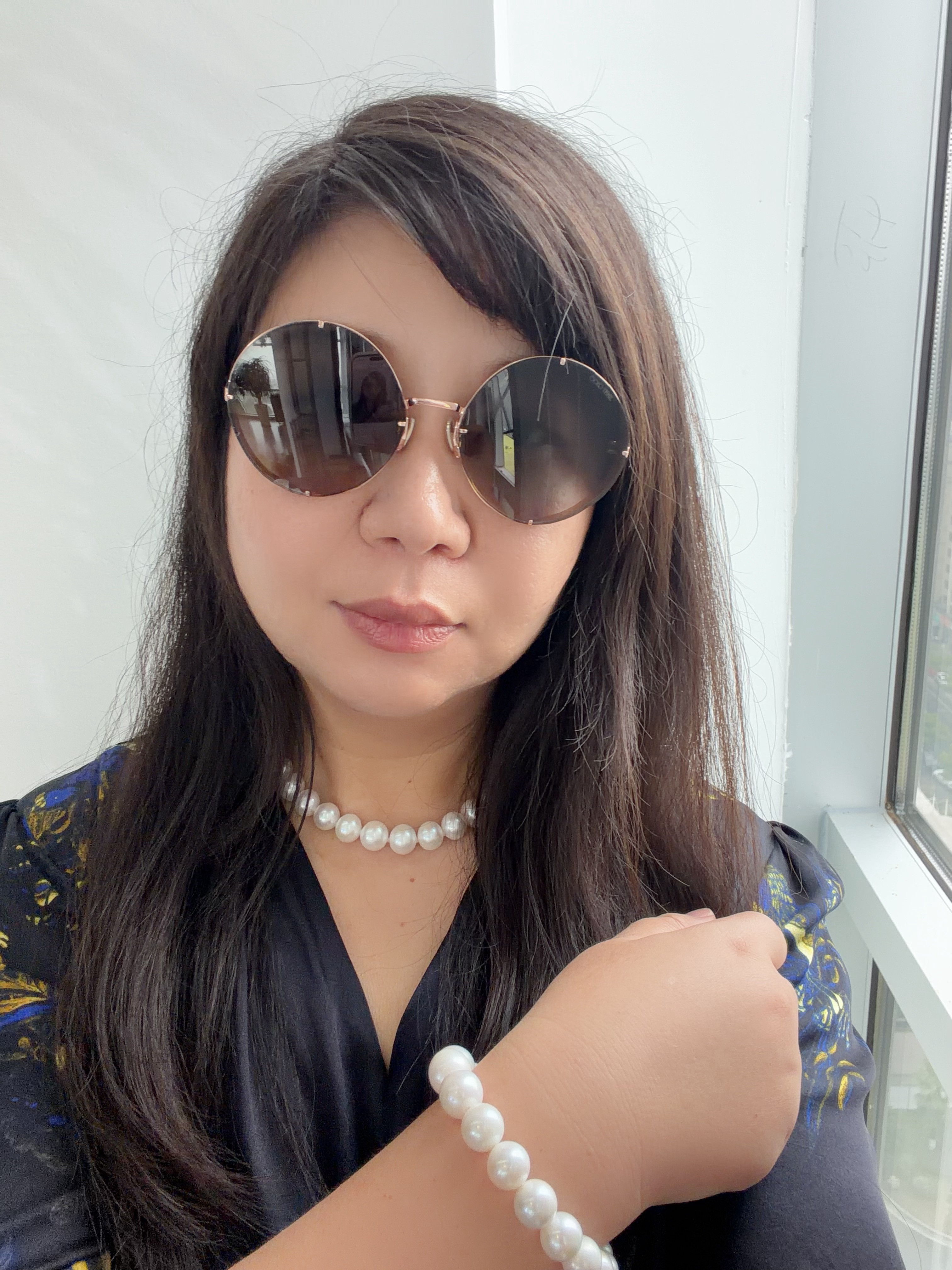 美美的珍珠。我超级喜欢各种饰品，一件普通的衣服只要搭配好合适的饰品就会呈现出不一