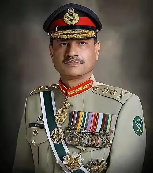 巴基斯坦陆军参谋长穆里尔访问伊朗回国，作为回应特朗普刚发的十一条帖文，他撂下的三