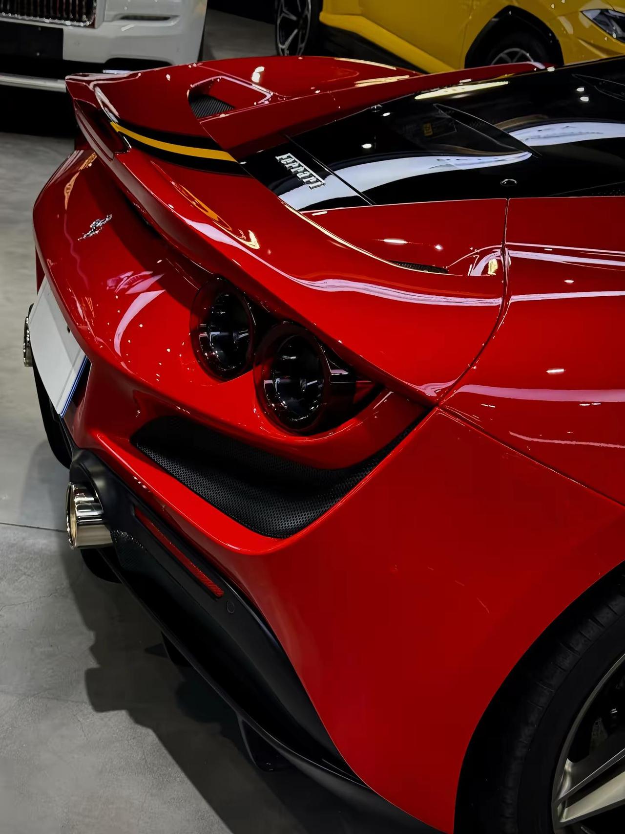 如果人生对我有利，我希望是法拉利红色跑车魅力