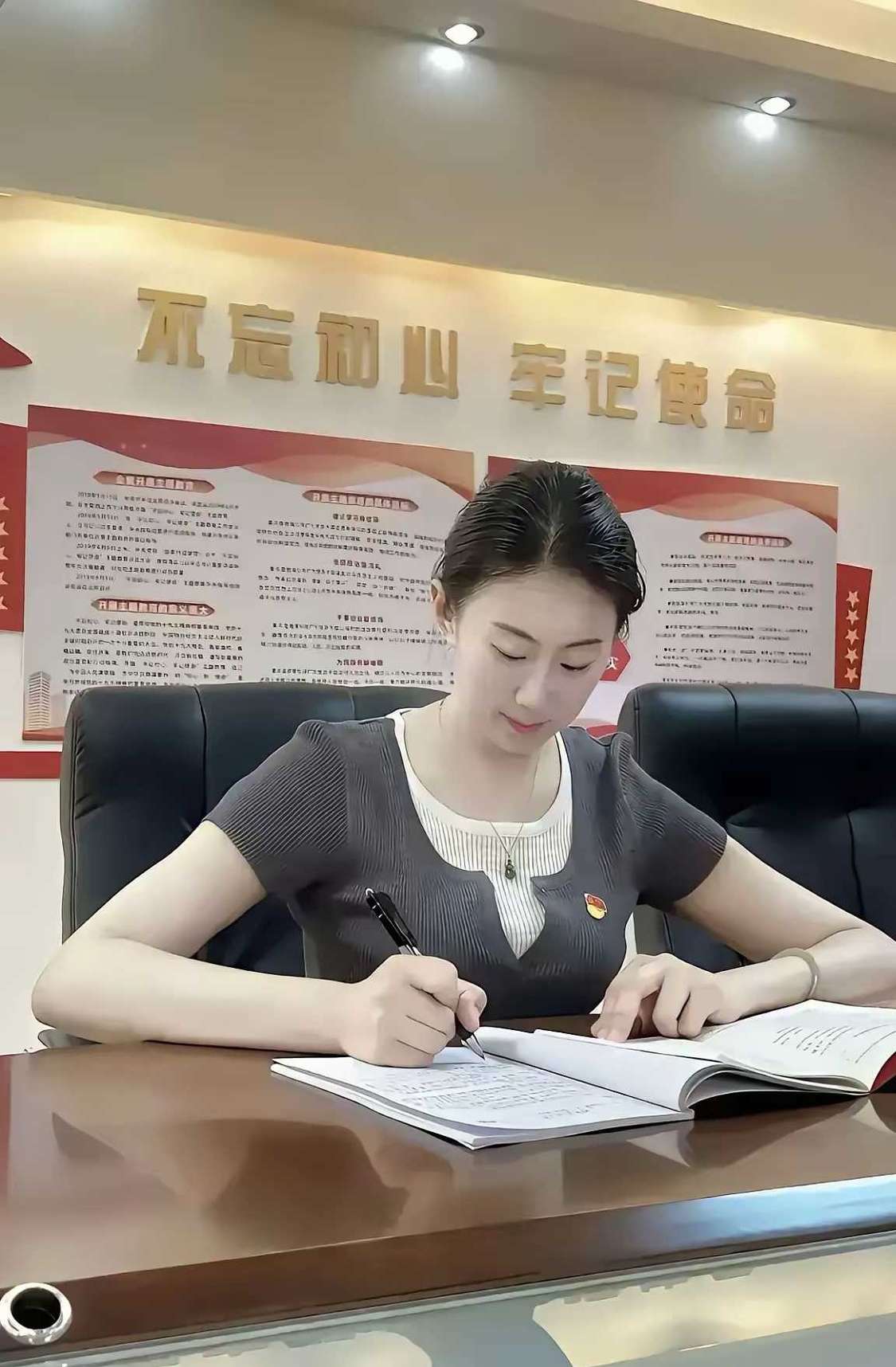 这样的女生，估计50万彩礼，都会大把人想娶吧。