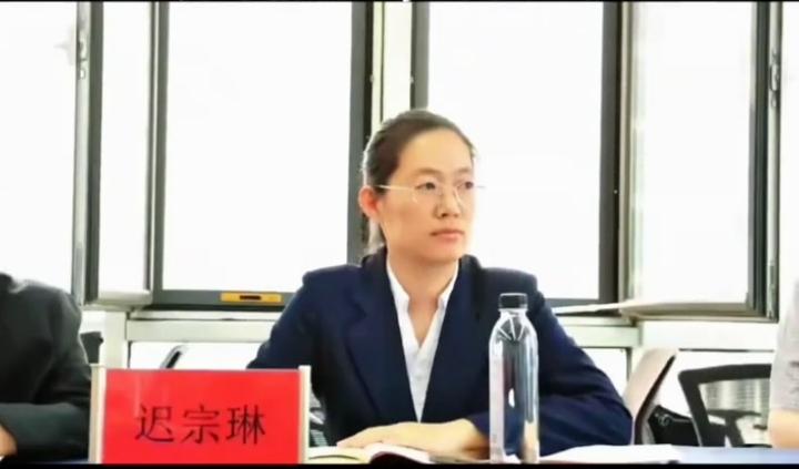 刷到最美女律师迟宗琳车祸离世的消息，心里真的堵得慌，才42岁，多好的人就这么突然