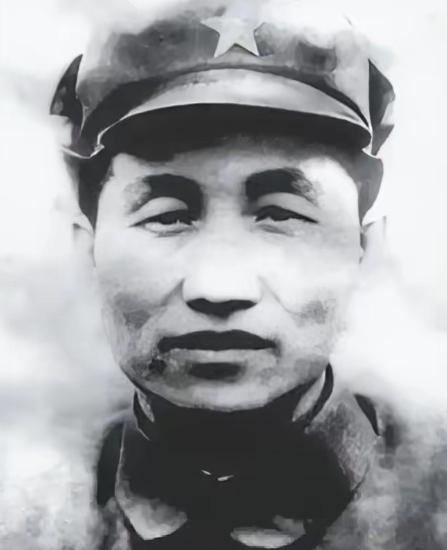 1978年，时任民政部部长的程子华结束了一天繁忙的公务，疲惫地回到家中。这位历经